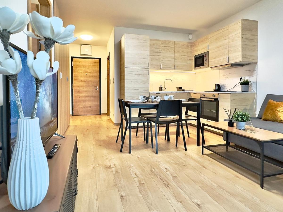 Yarn - Brand New - Free Parking - Balcony With City View - Central Shopping Mall Bratislava Exteriér fotografie