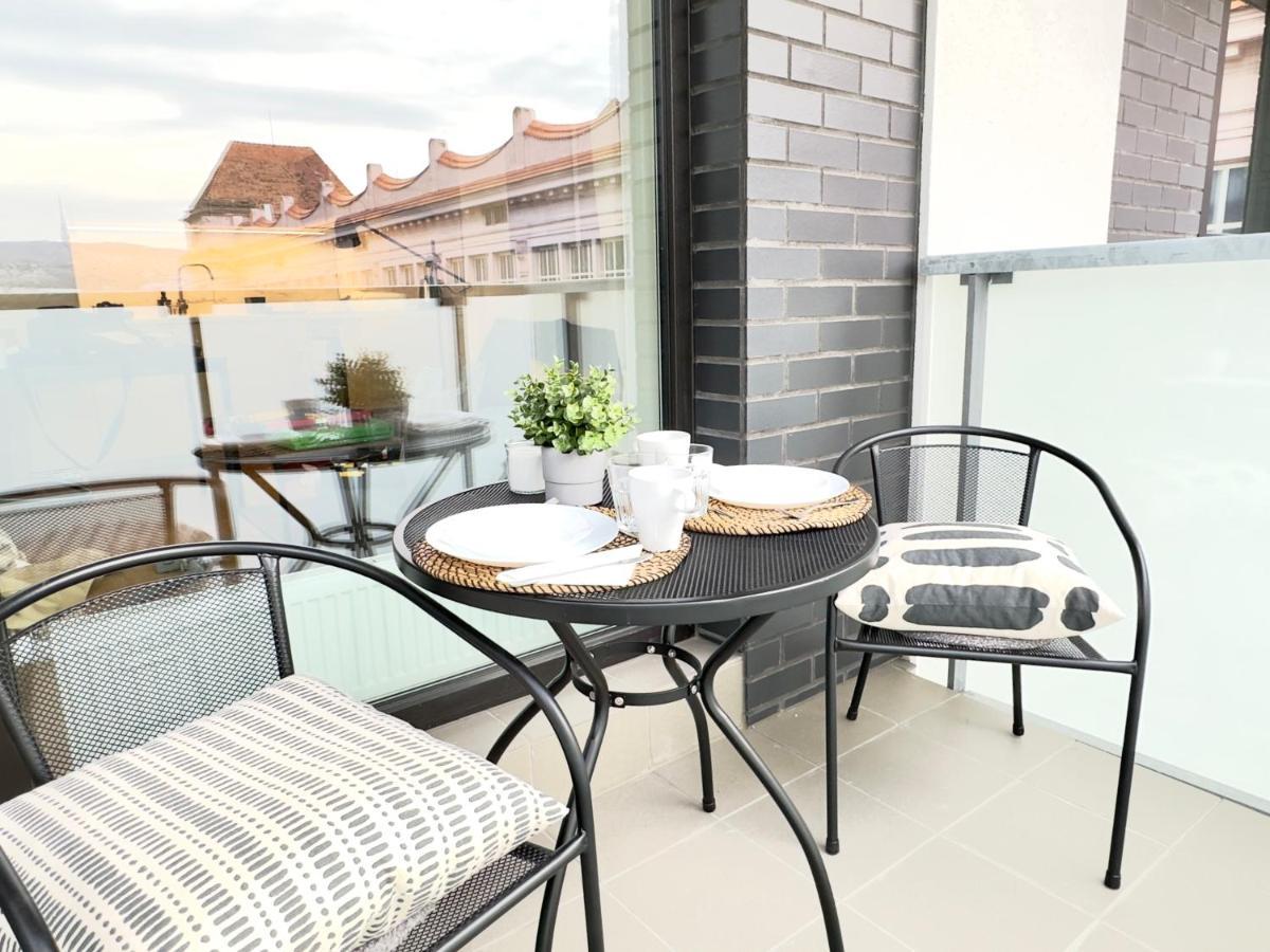 Yarn - Brand New - Free Parking - Balcony With City View - Central Shopping Mall Bratislava Exteriér fotografie