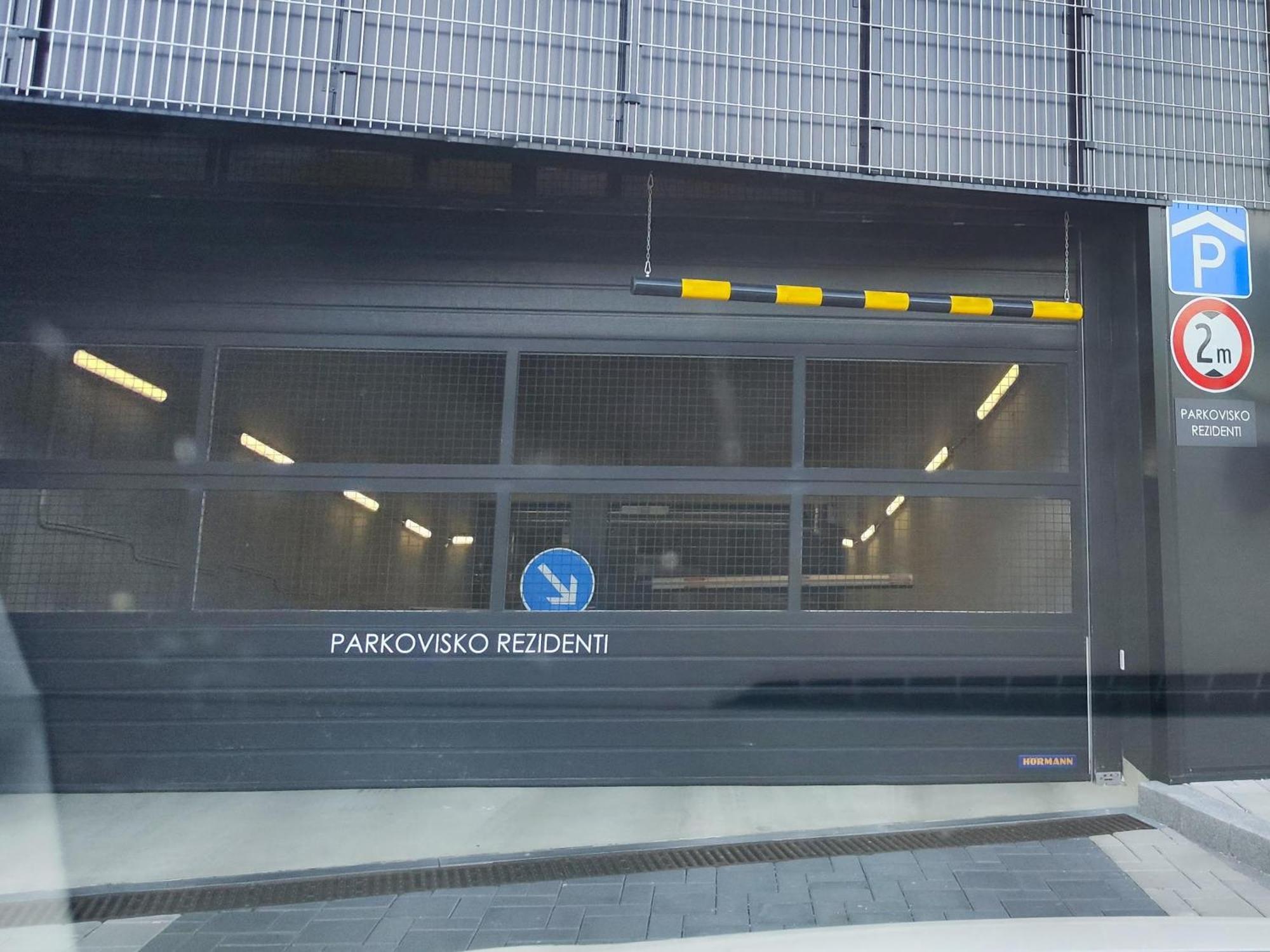 Yarn - Brand New - Free Parking - Balcony With City View - Central Shopping Mall Bratislava Exteriér fotografie